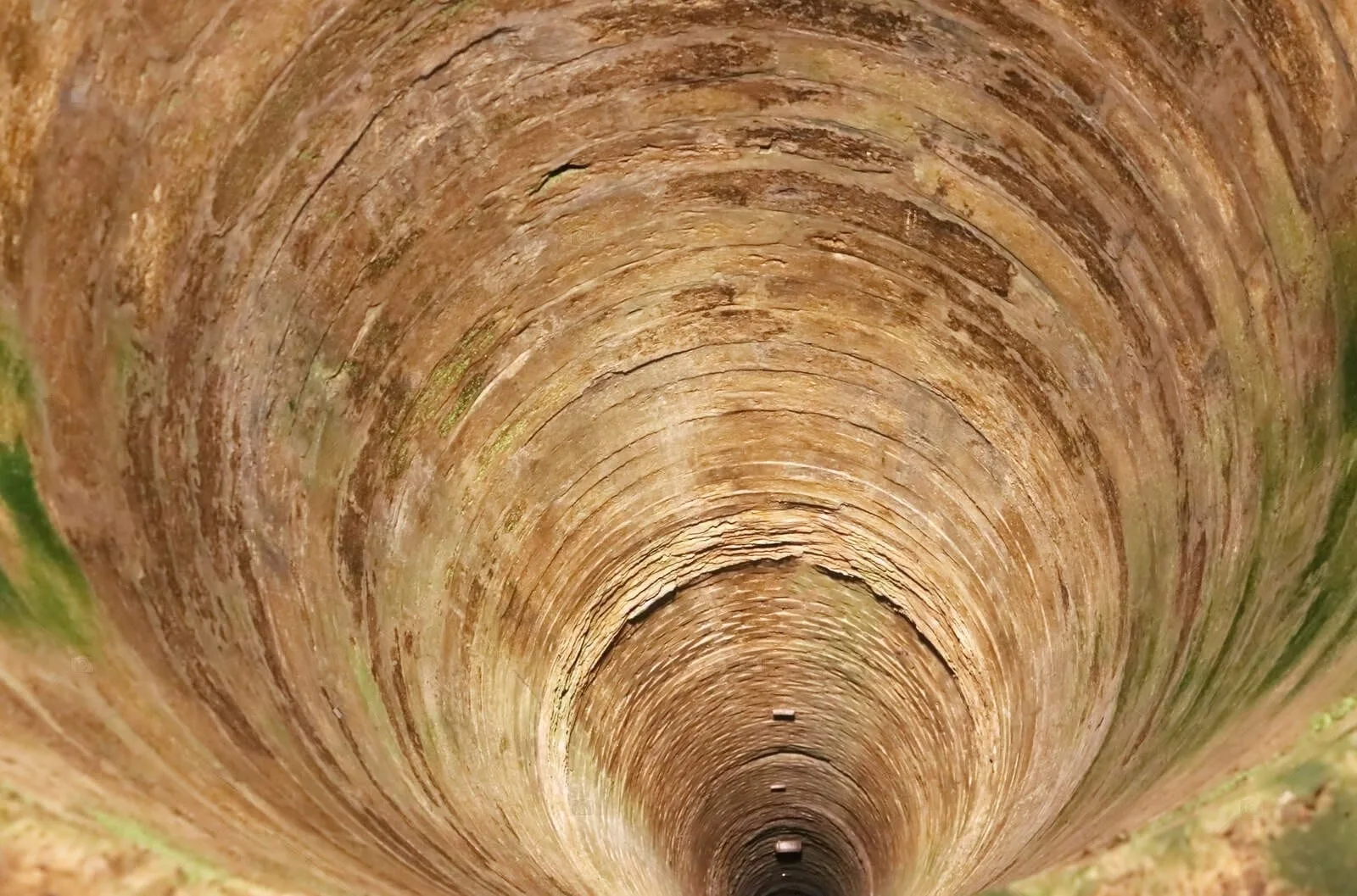 Буріння свердловин на воду в гранітах